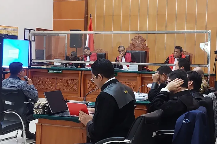 Teddy Minahasa Hadirkan...