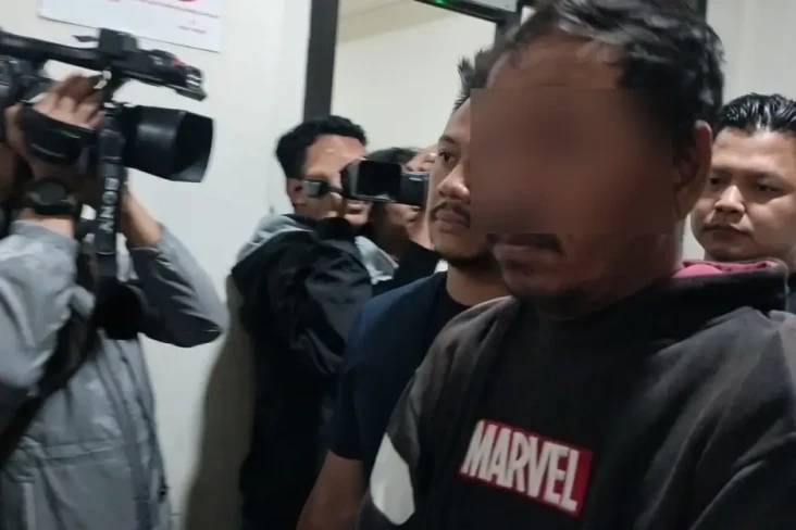 Pelaku Penusukan yang...