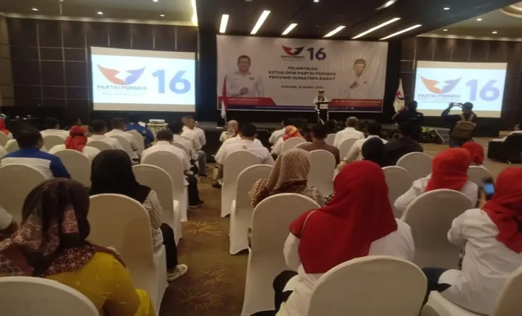 Ketua Umum Perindo Lantik...