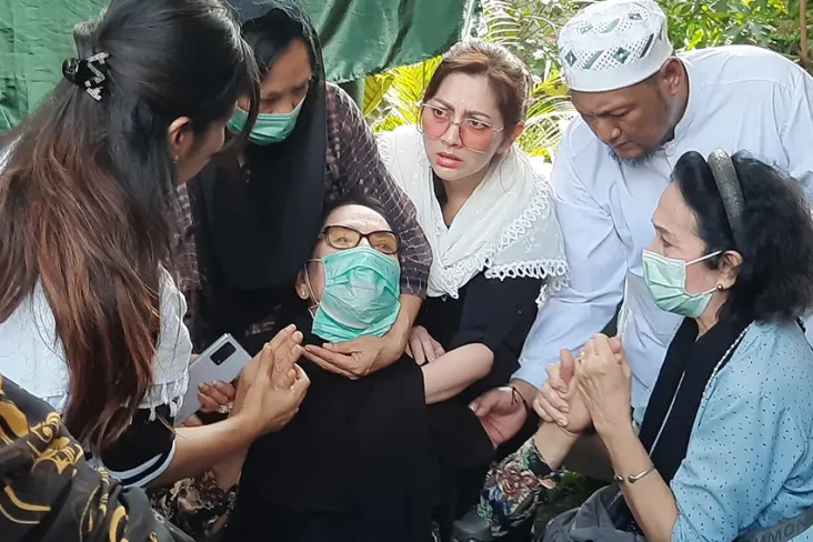 Histeris hingga Nyaris...