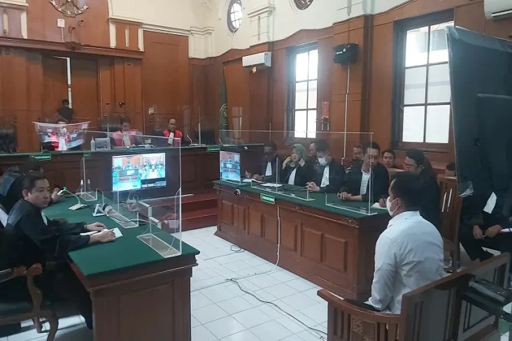 Terdakwa Tragedi Kanjuruhan,...