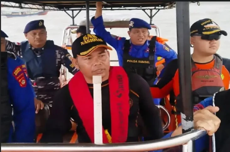 Ambil Kasur di Atas...