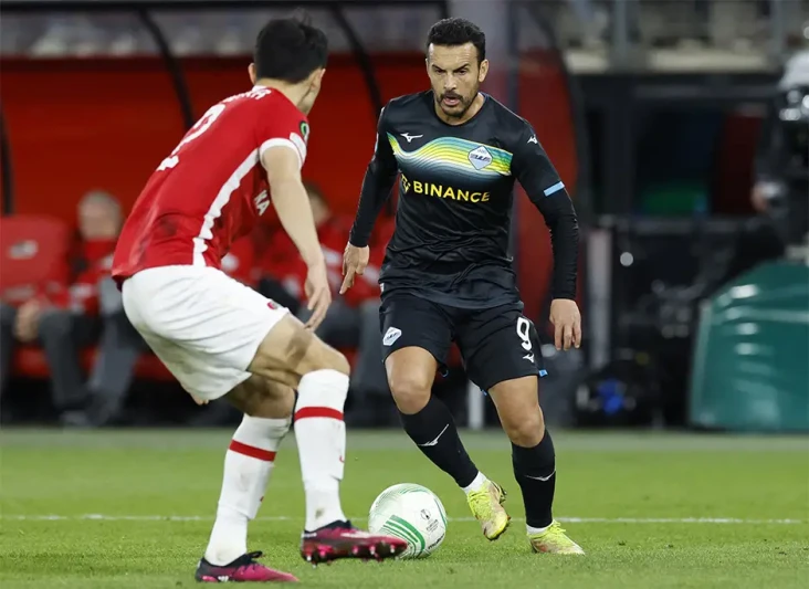 Hasil AZ Alkmaar vs...