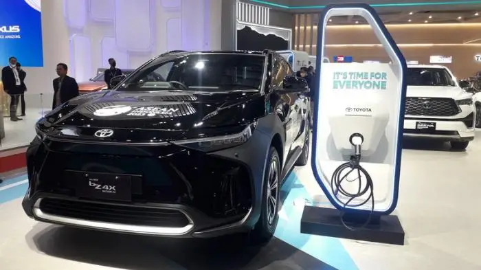 Deretan Mobil Listrik...