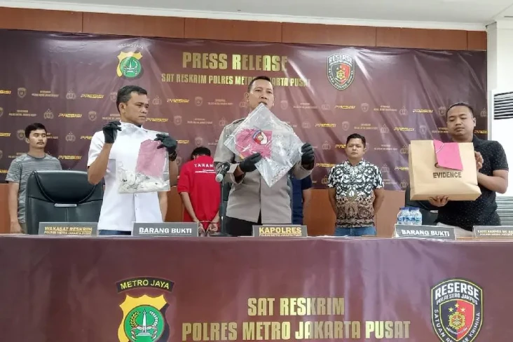 Penusukan di Pasar Tasik...
