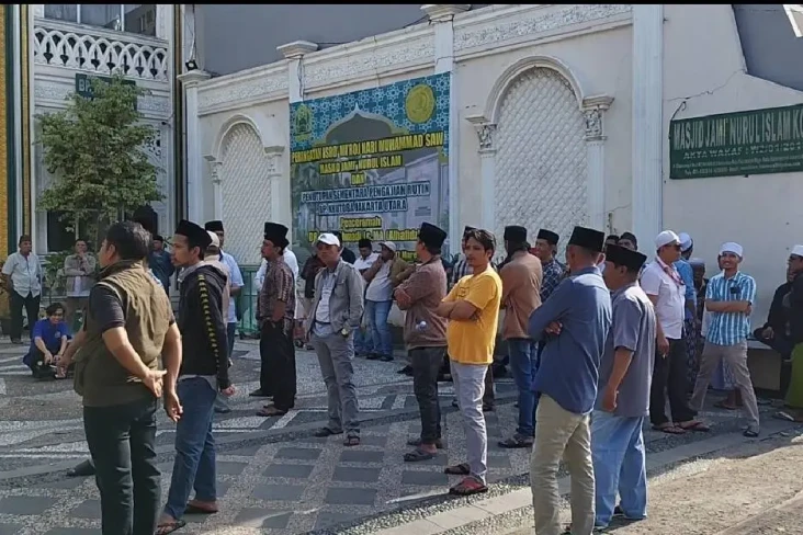 Tolak Penembokan Akses...