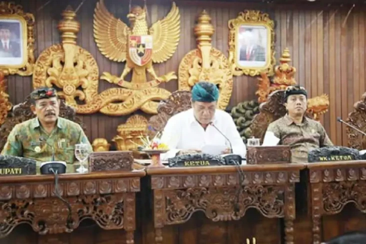 Pertumbuhan Ekonomi...