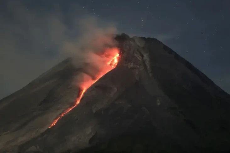 4 Legenda Gunung Berapi...