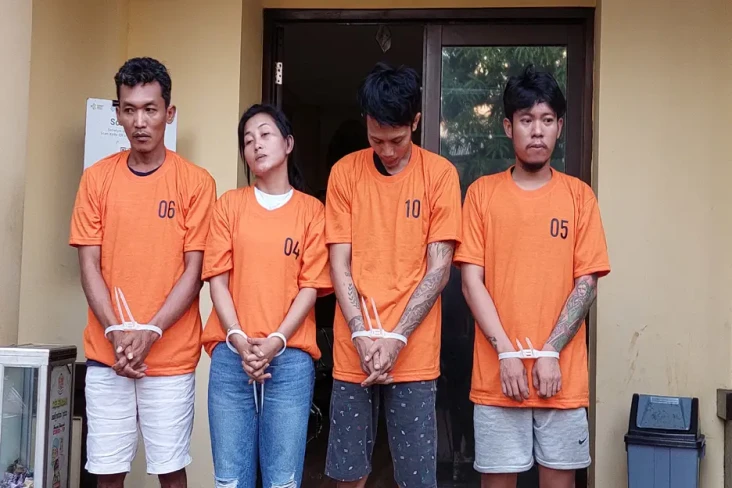 Ini Wajah Mucikari dan...