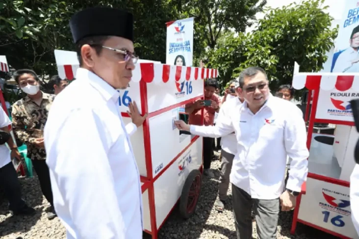 Bagikan Gerobak Perindo...