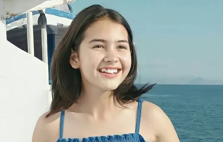 4 Artis Cantik Indonesia...