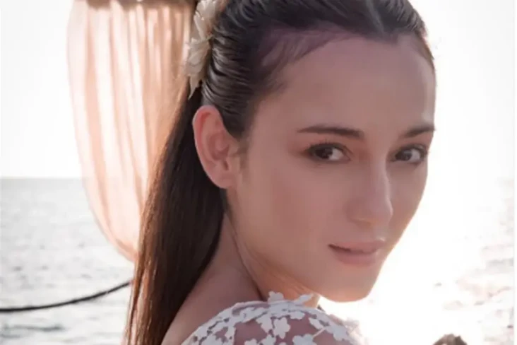 Julie Estelle Hamil...