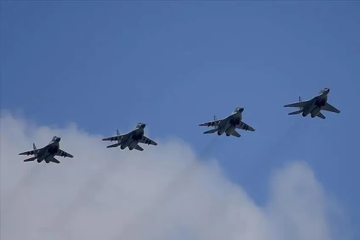 Jet Tempur NATO Cegat...