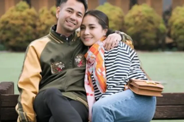 6 Pasangan Artis Ini...