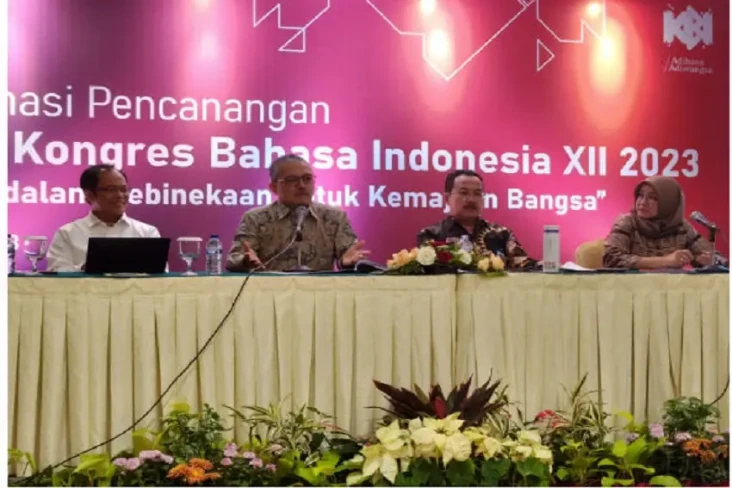 Kemendikbudristek akan...