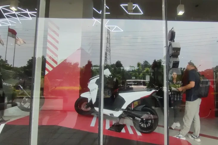 Subsidi Motor Listrik...