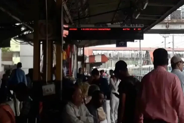Video Porno Diputar...