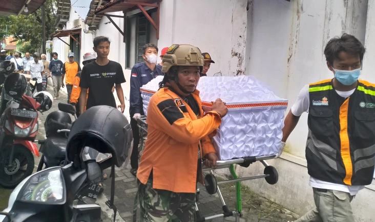 Tangis Keluarga Pecah...