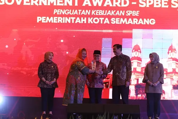 Pemkot Semarang Terima...