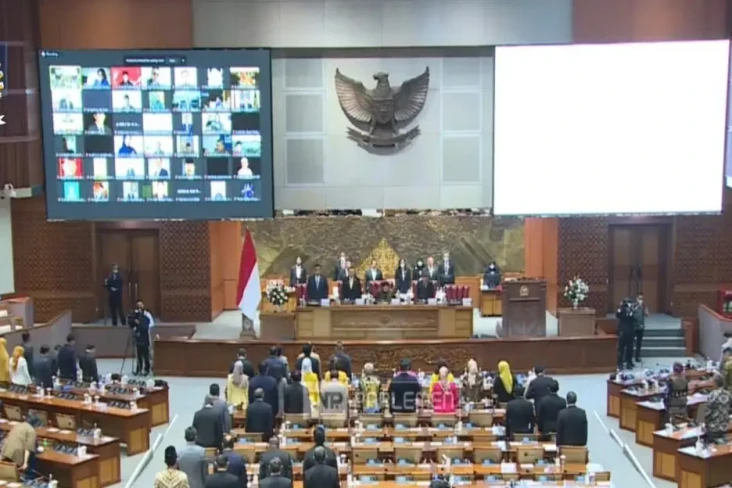 DPR Terima 6 Surpres...