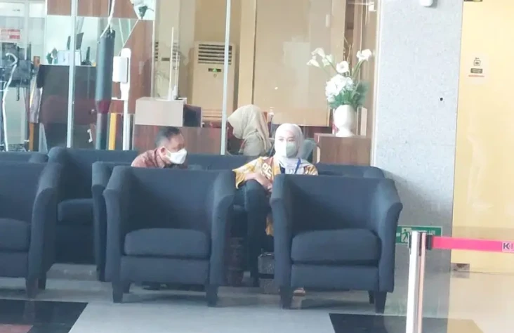 Penuhi Panggilan KPK,...