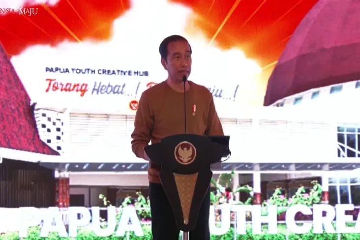 Presiden Jokowi Resmikan...