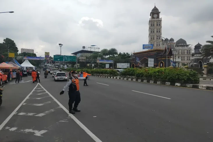 Polisi Terapkan Ganjil...