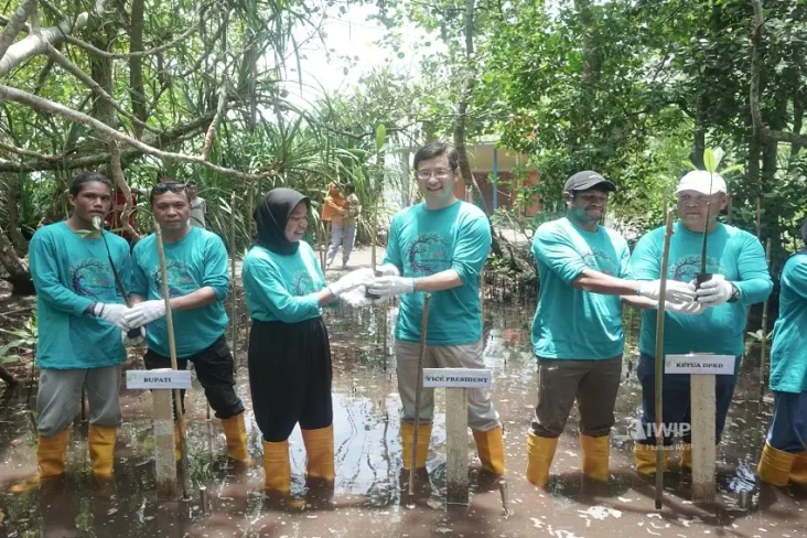 IWIP dan Masyarakat...