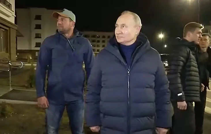 Terlihat di Mariupol,...