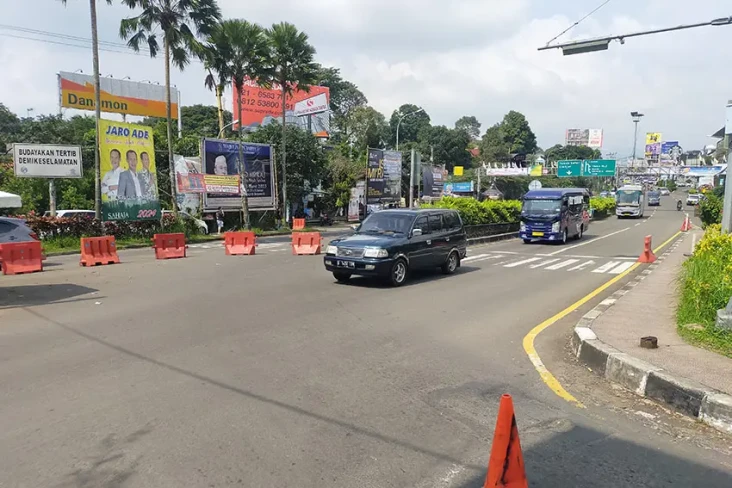 Jalur Puncak Bogor Diberlakukan...