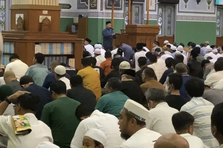 Jemaah Tumpah Ruah Salat...