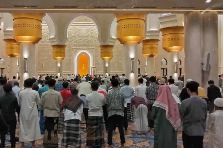 Suasana Salat Tarawih...