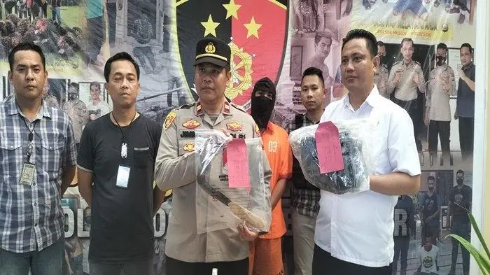 Hendak Pinjam Uang Malah...