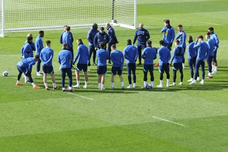 Italia vs Inggris: Ambisi...