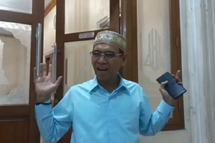 Kisruh Penembokan Pemisah...