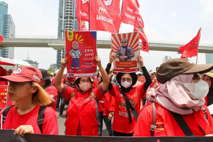 Perppu Cipta Kerja Resmi...