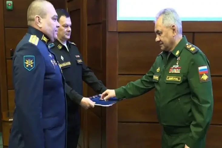 Rusia Beri Medali Pilot...
