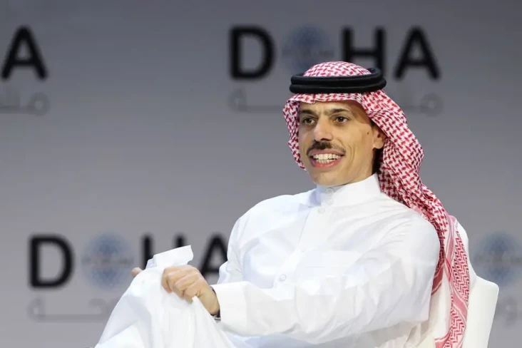 Menlu Arab Saudi dan...