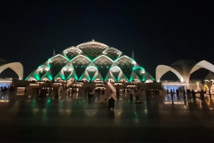 Masjid Raya Al Jabbar...