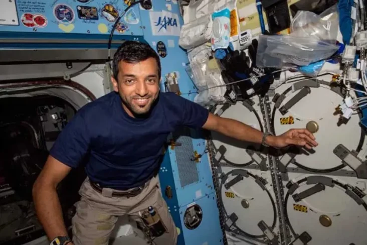 Astronot UEA Sultan...