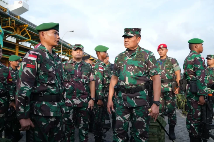Panglima TNI Lepas Satgas...