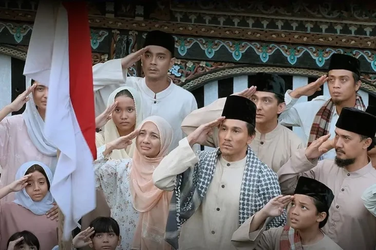 Bintangi Film Buya Hamka,...