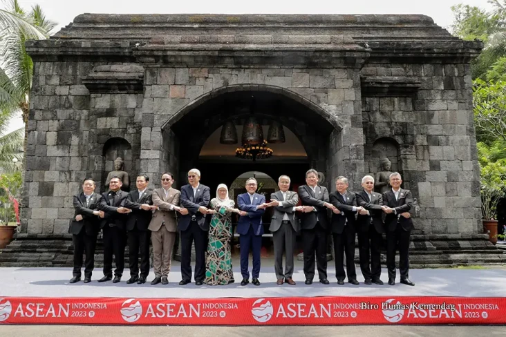 Diplomasi Candi Borobudur...