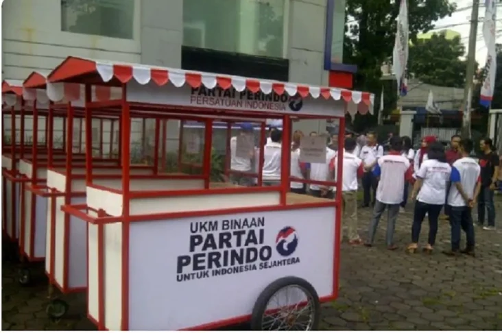 DPW Perindo Jateng Bantu...