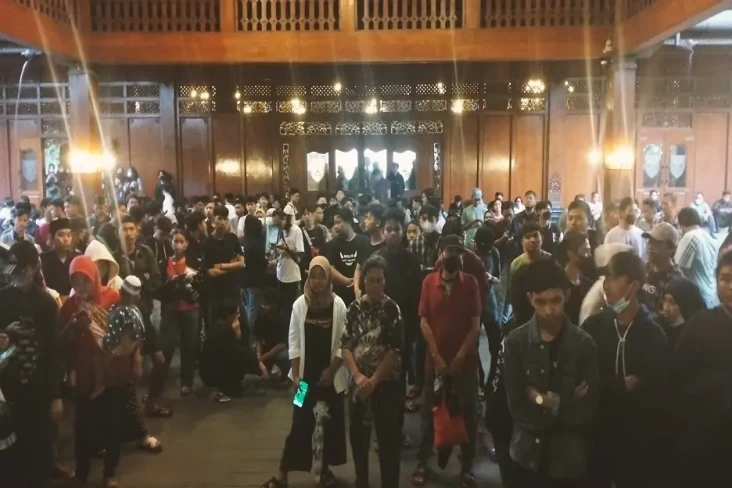 Hadir di Balai Kota...