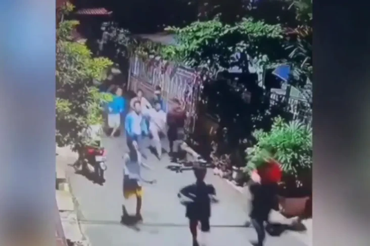 Tawuran Sajam Berkedok...