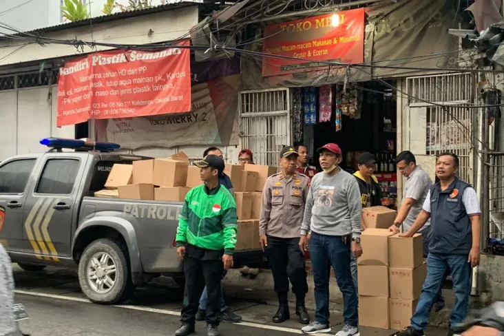 Polisi Gerebek Gudang...