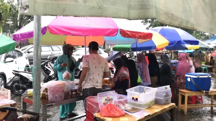 Berburu Takjil di Kawasan...