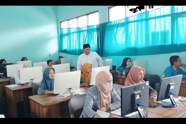 194.032 Guru Madrasah...