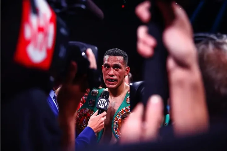 David Benavidez Hentikan...